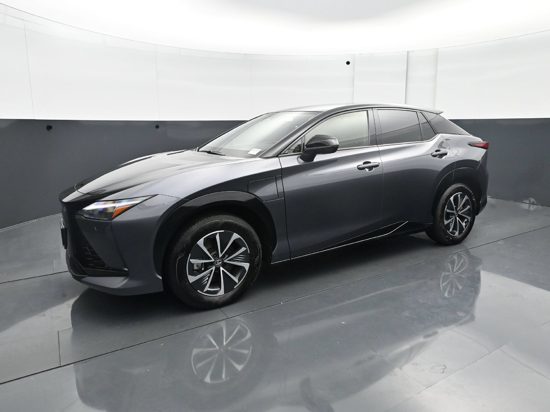 Used 2025 Lexus RZ 300e w/ Accessory Package (2T) FWD image 2