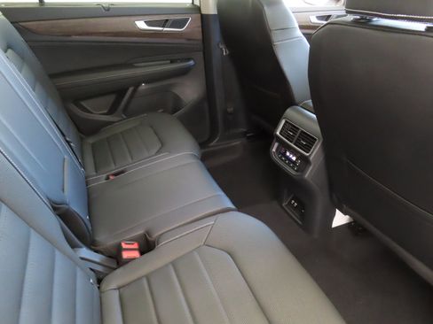New 2025 Volkswagen Atlas SEL image 27
