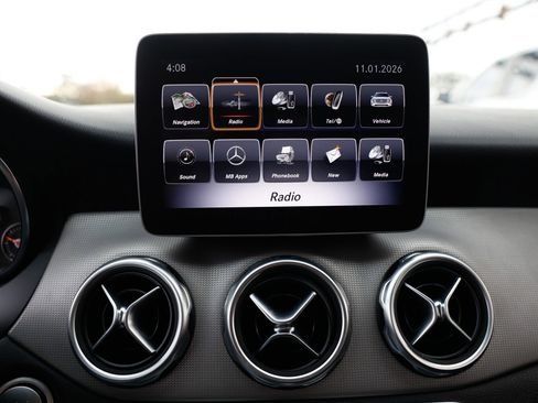 Used 2018 Mercedes-Benz GLA 250 image 38