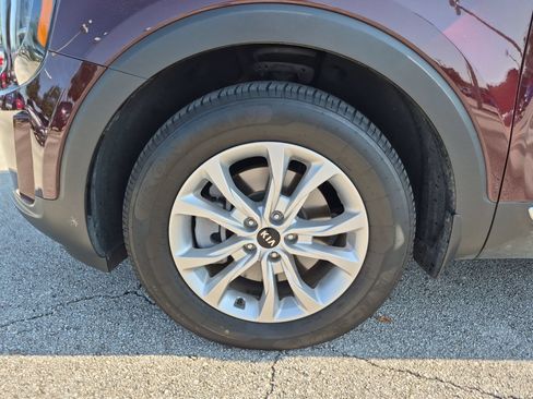 Used 2020 Kia Telluride LX FWD image 23