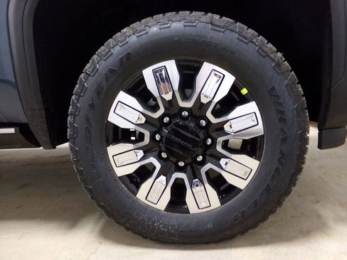 New 2025 GMC Sierra 2500 Denali w/ Technology Package image 32