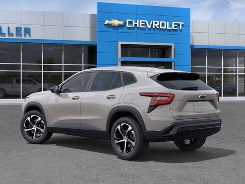 New 2026 Chevrolet Trax RS w/ Driver Confidence Package image 3