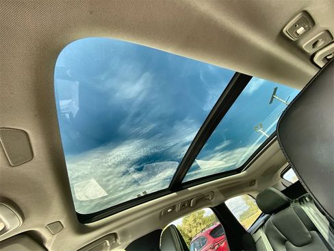 Used 2023 Volvo XC60 B5 Ultimate w/ Climate Package image 16