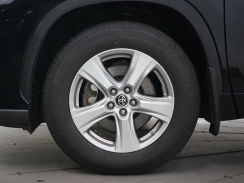 Used 2023 Toyota Highlander L AWD/4WD image 31
