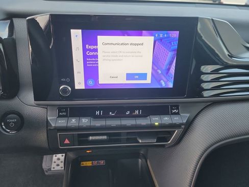 Used 2025 Toyota Camry SE image 22