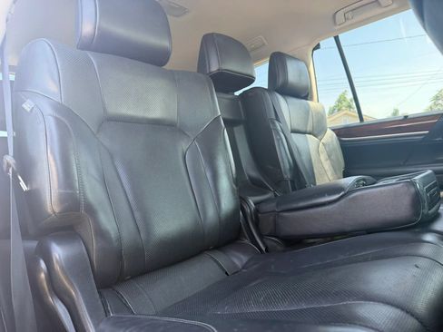 Used 2017 Lexus LX 570 4WD w/ Luxury Package image 20