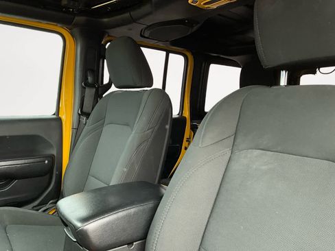 Used 2019 Jeep Wrangler Unlimited Sport image 13