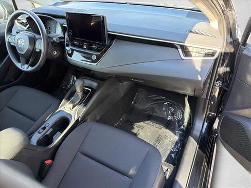 Used 2025 Toyota Corolla LE image 26