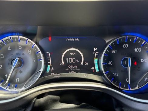 Used 2021 Chrysler Pacifica Touring-L FWD image 15