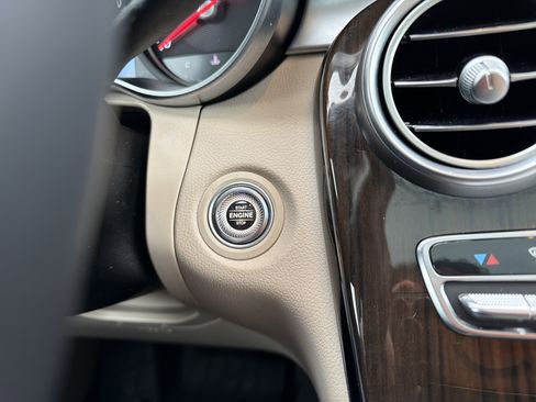 Used 2022 Mercedes-Benz GLC 300 4MATIC image 19