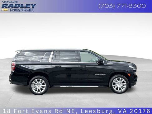 Used 2024 Chevrolet Suburban High Country AWD/4WD image 7