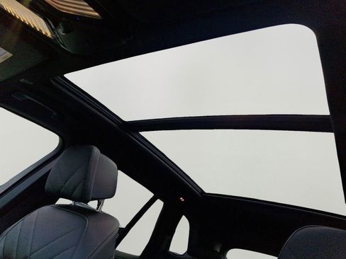 Used 2025 BMW X5 xDrive50e w/ Climate Comfort Package image 15