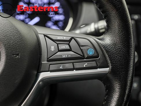 Used 2022 Nissan Rogue Sport SV w/ Technology Package image 16