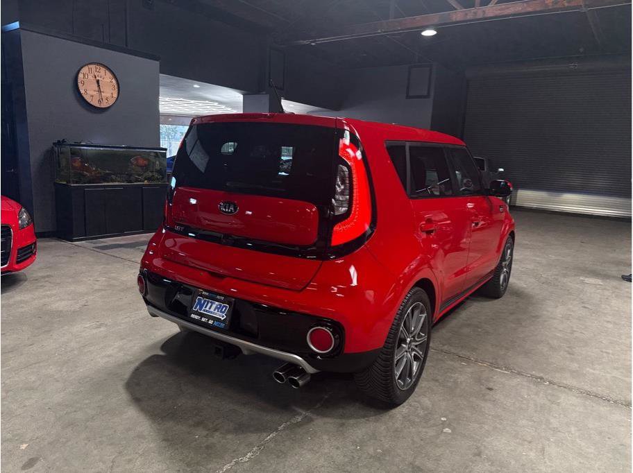 Used 2018 Kia Soul ! w/ Tech Package FWD image 3