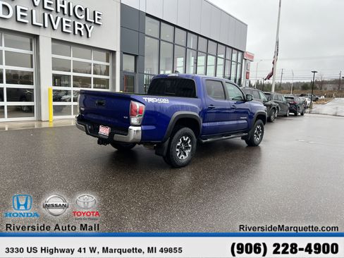 Used 2022 Toyota Tacoma TRD Off-Road image 10