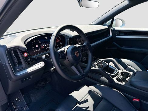 Certified 2026 Porsche Cayenne Coupe AWD/4WD image 4