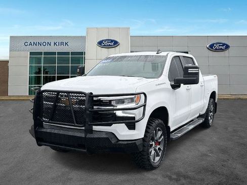 Used 2025 Chevrolet Silverado 1500 LT AWD/4WD image 3