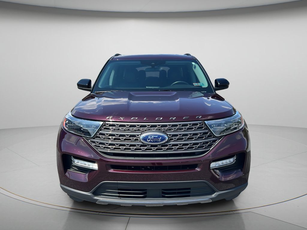Used 2023 Ford Explorer XLT w/ Equipment Group 202A AWD/4WD image 2