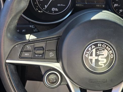 Used 2018 Alfa Romeo Stelvio AWD image 15