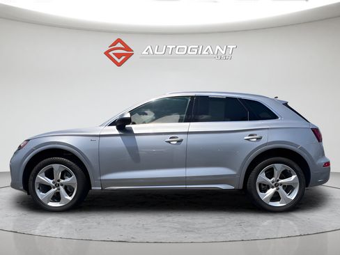 Used 2025 Audi Q5 2.0T Premium Plus w/ Premium Plus Package AWD/4WD image 3