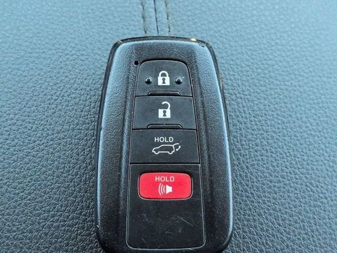 Used 2021 Toyota RAV4 TRD Off-Road AWD/4WD image 28