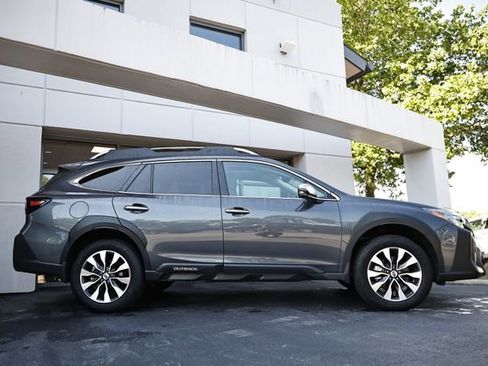 Used 2025 Subaru Outback Touring w/ Popular Package #2 AWD/4WD image 4