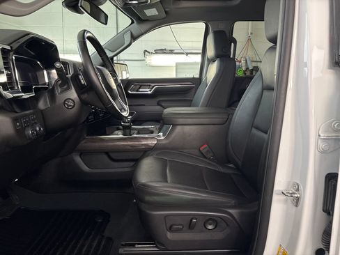 Used 2024 Chevrolet Silverado 1500 LTZ w/ LTZ Premium Package AWD/4WD image 12