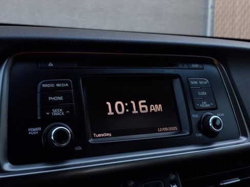 Used 2016 Kia Optima LX image 7