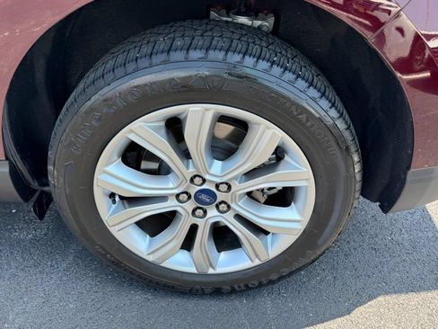 Used 2022 Ford Edge Titanium AWD/4WD image 7