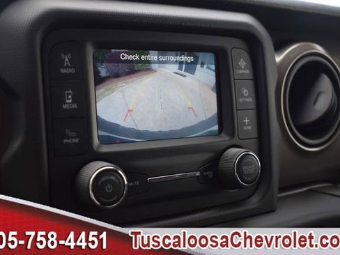 Used 2018 Jeep Wrangler Unlimited Sport S AWD/4WD image 34