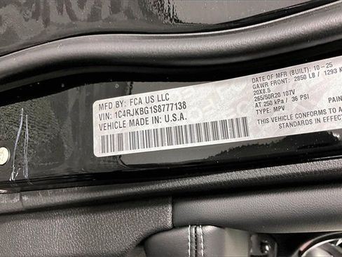 New 2025 Jeep Grand Cherokee L Limited w/ Black Appearance Package image 9