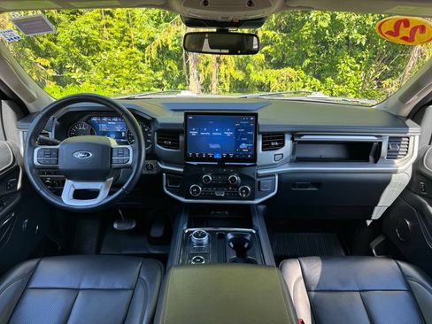 Used 2022 Ford Expedition XLT AWD/4WD image 5