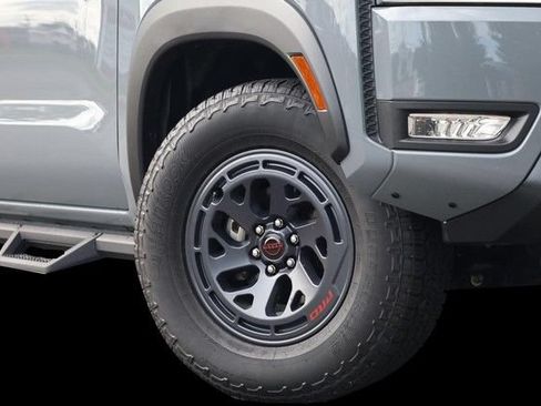 Certified 2025 Nissan Frontier PRO-4X w/ Pro Premium Package AWD/4WD image 4