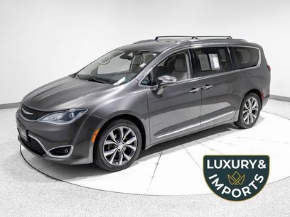 Used 2017 Chrysler Pacifica Limited w/ UConnect Theater Package