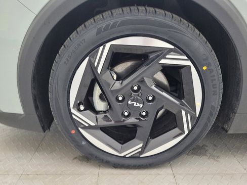 Used 2025 Kia K4 EX image 31