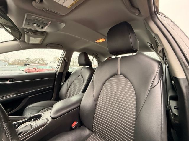 Used 2023 Toyota Camry SE FWD image 21