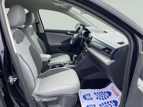 Used 2024 Volkswagen Taos SE image 15