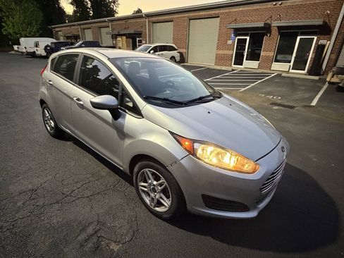 Used 2018 Ford Fiesta SE FWD image 7