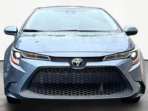 Certified 2022 Toyota Corolla LE FWD image 3