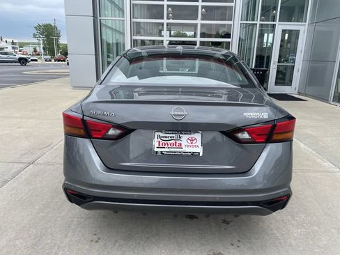 Used 2025 Nissan Altima 2.5 SV FWD image 32