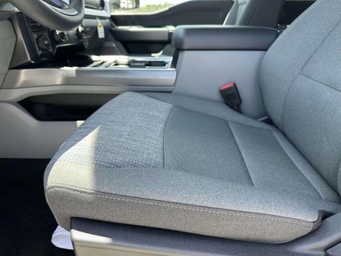 New 2025 Ford F250 XLT w/ Black Appearance Package image 9