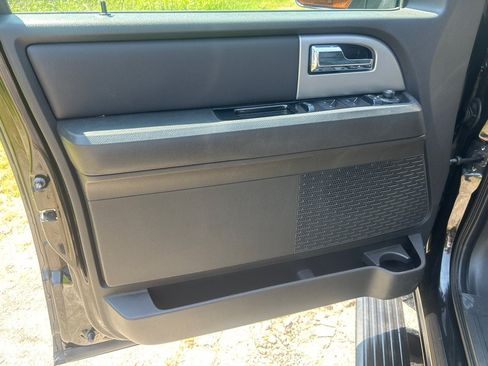 Used 2014 Ford Expedition Limited w/ Equipment Group 301A AWD/4WD image 7