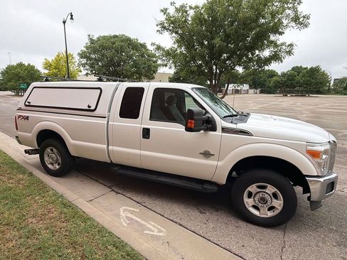 Used 2014 Ford F250 XLT w/ XLT Interior Package AWD/4WD image 4