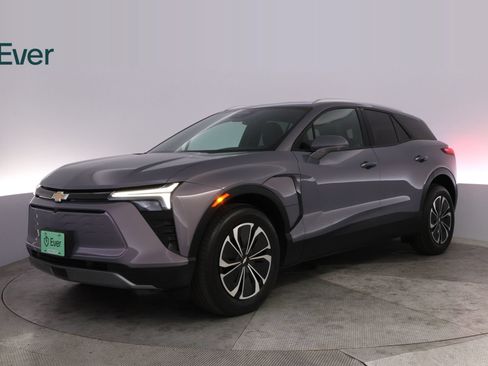Used 2024 Chevrolet Blazer EV LT AWD/4WD image 2