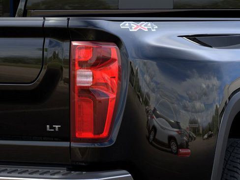 New 2026 Chevrolet Silverado 3500 LT image 11