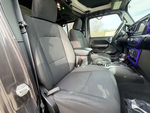 Used 2021 Jeep Wrangler Unlimited Sport image 18