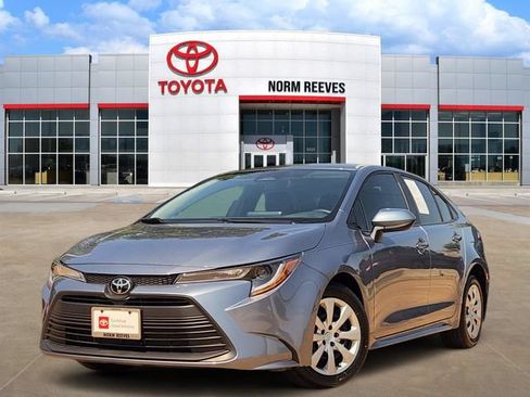 Used 2025 Toyota Corolla LE FWD image 1
