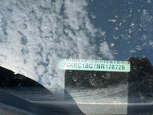 Used 2022 Chrysler Pacifica Touring-L FWD image 22