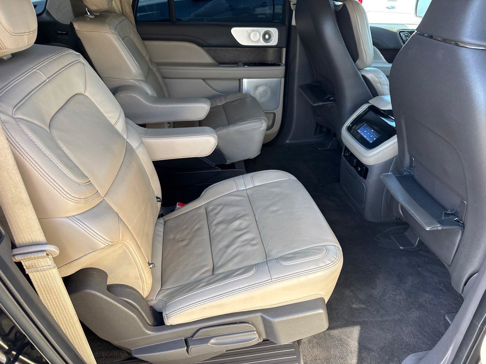Used 2022 Lincoln Navigator L Reserve AWD/4WD image 17