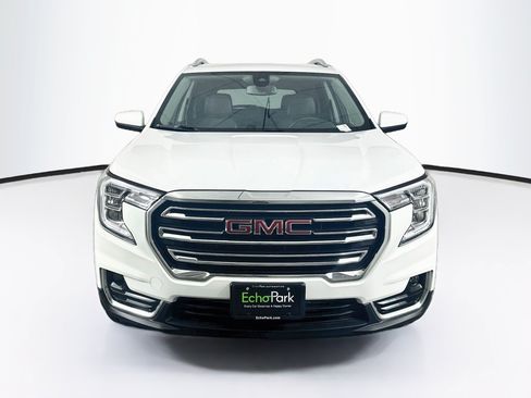 Used 2024 GMC Terrain SLT AWD/4WD image 2